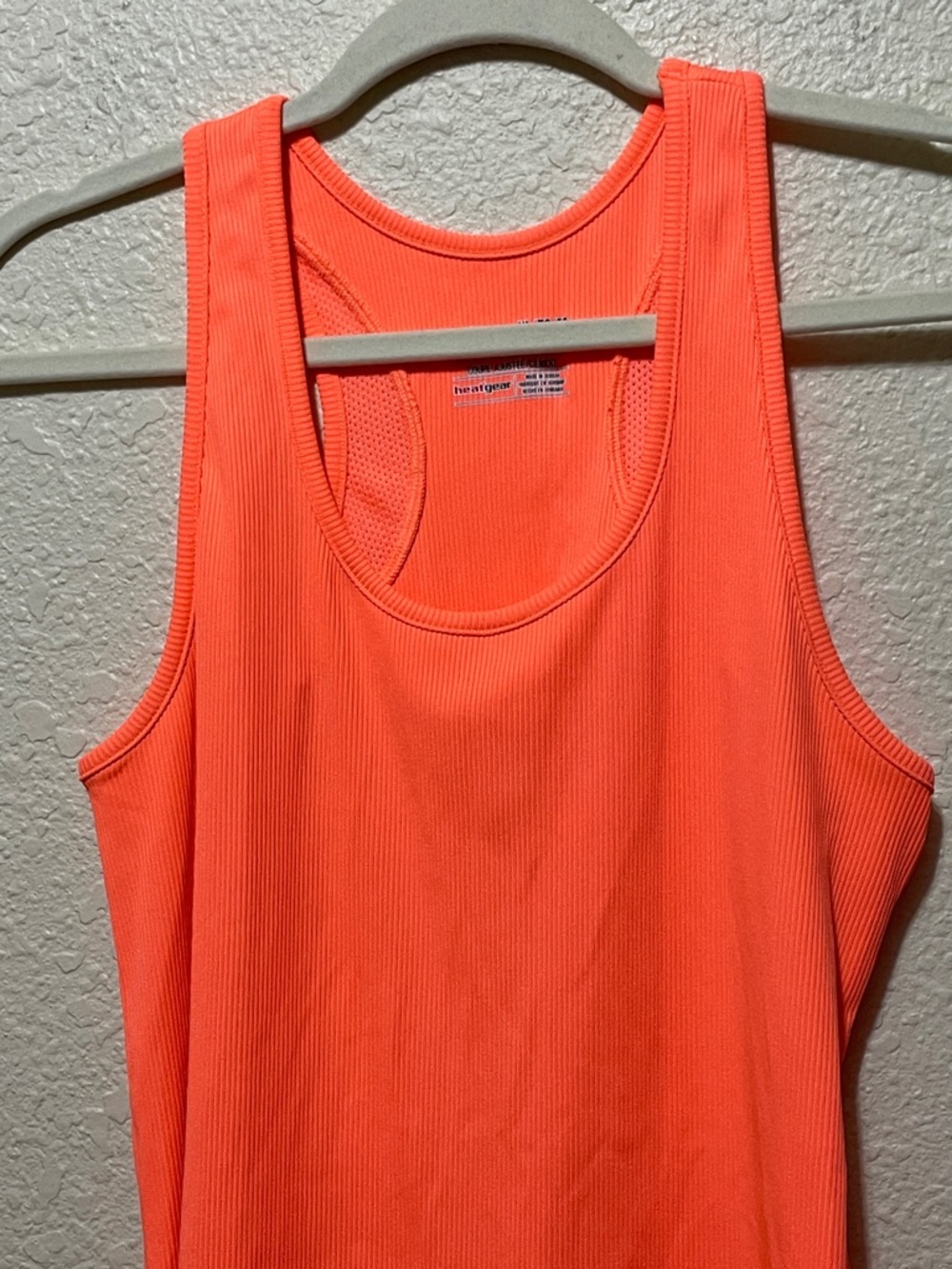 Under Armour Women's Orange Stretch Tank Top. Very Good Condition. Size XL.
